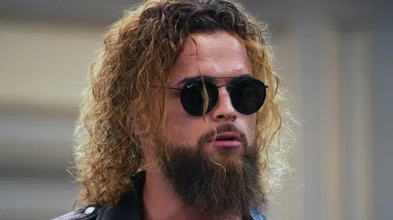 Juice Robinson looking wild