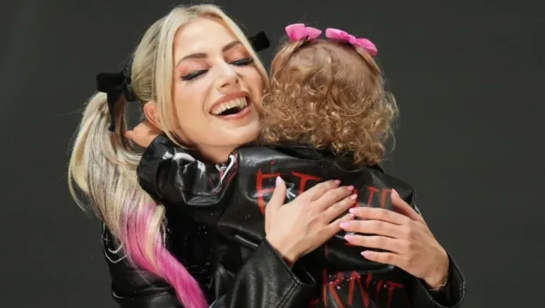 Alexa Bliss Calls Traveling With Daughter a WWE Contract Non-Negotiable