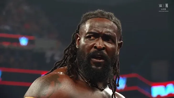 Oba Femi Calls The Vision ‘Bullies’ After Coming To Je’Von Evans’ Aid On WWE Raw