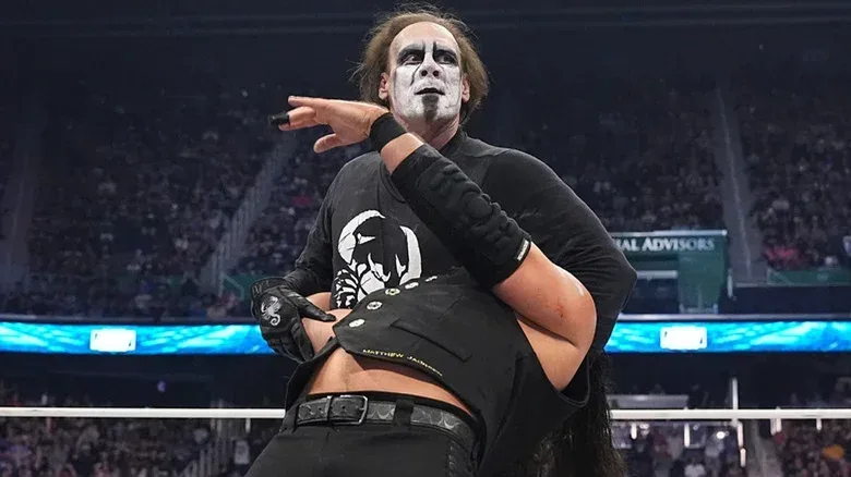 Sting holding Matt Jackson moments before delivering the Scorpion Deathlock.