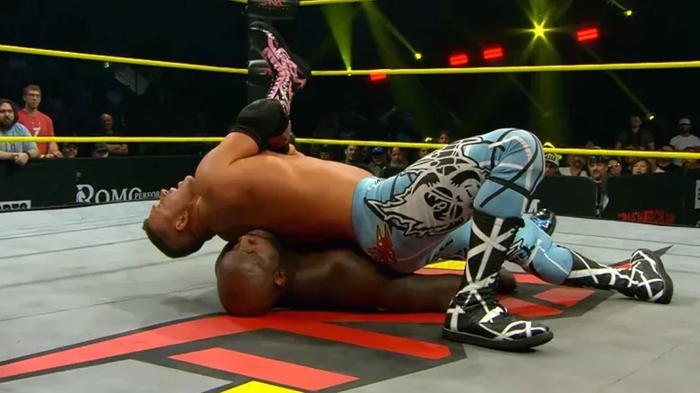 Frankie Kazarian pins Moose