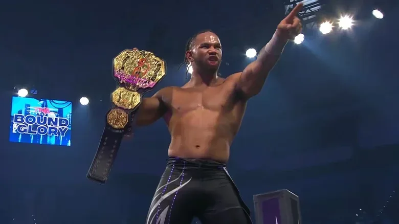 Leon Slater holding the title